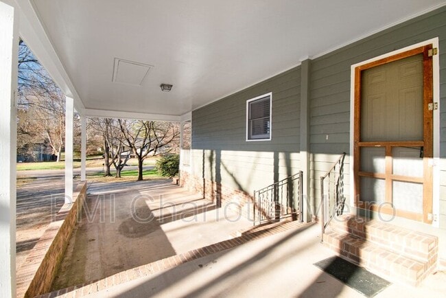 Building Photo - 1207 Harvard St