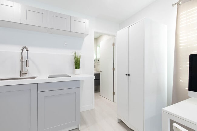 Building Photo - 1826 Jefferson St