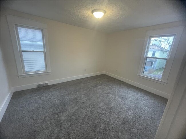 Building Photo - 316 Henry Ave