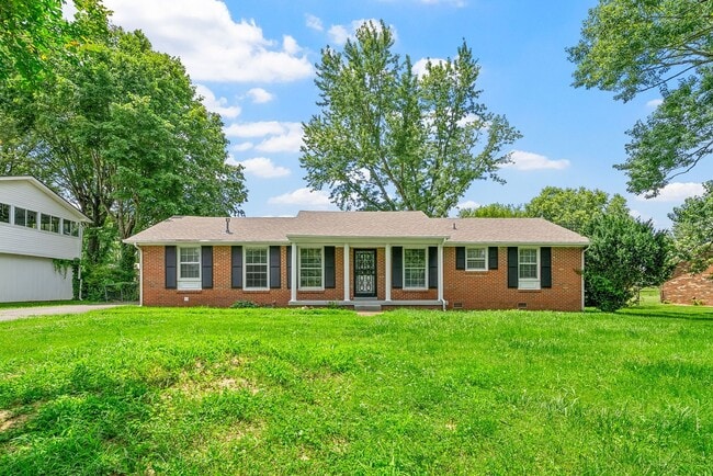 Building Photo - 3 Bedroom Pet Friendly Home For Rent!