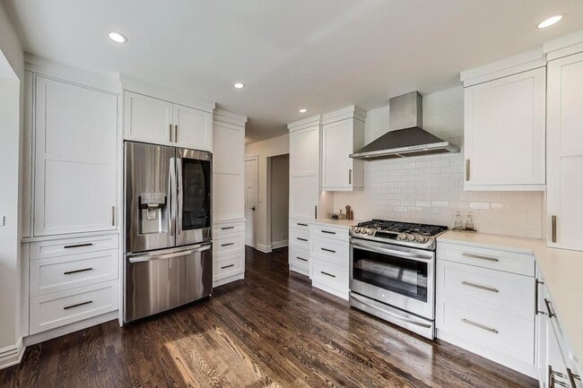 Building Photo - 511 S Dwyer Ave