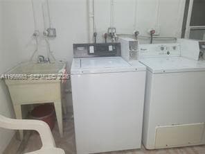 Building Photo - 2240 Johnson St