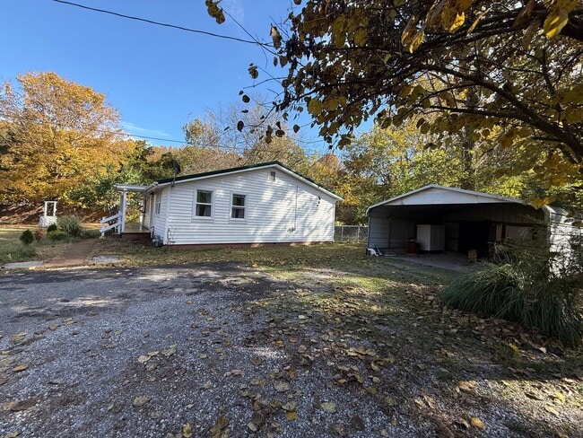 Building Photo - House in Grand Rivers