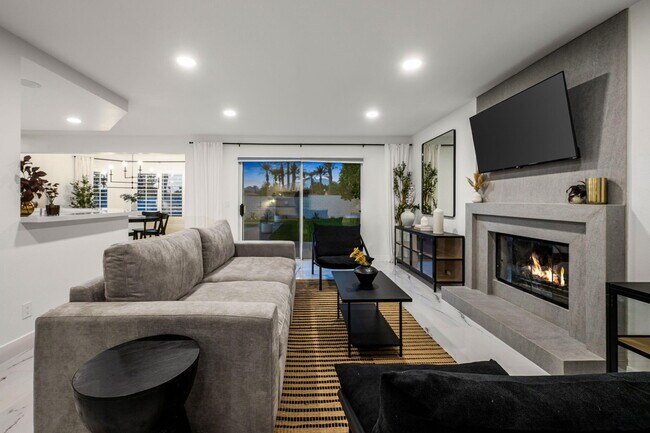 Building Photo - 76817 Manor Ln