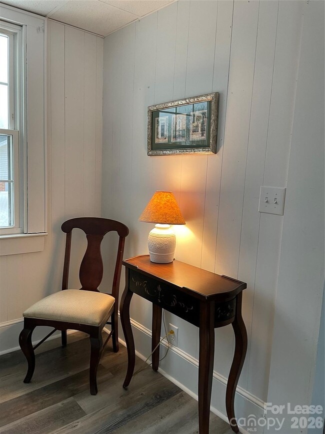 Building Photo - 409 N Main St