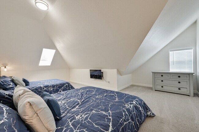 Building Photo - FULLY FURNISHED Grand Prairie 4 Bedroom Home