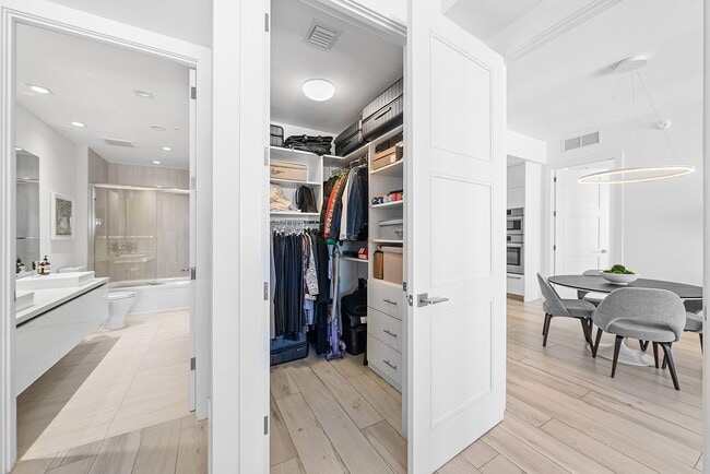 Building Photo - 155 E Boca Raton Rd