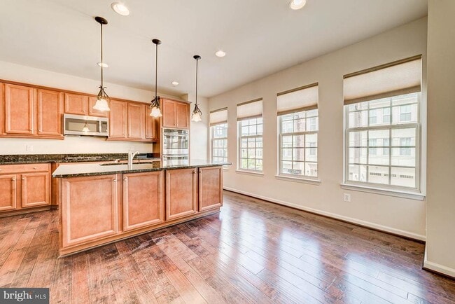 Building Photo - 705 River Mist Dr