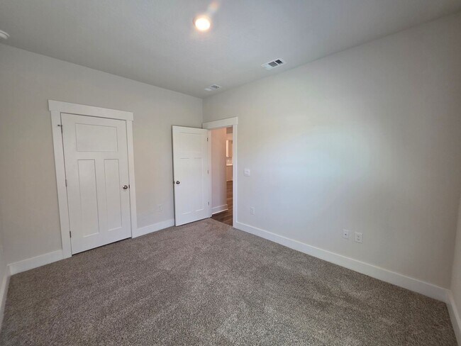 Building Photo - 5839 Sargassum Ln