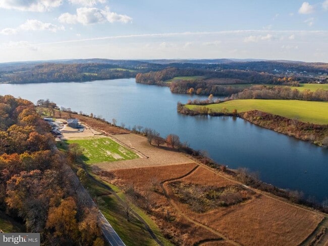 Building Photo - 913 Harbour Ridge Ln