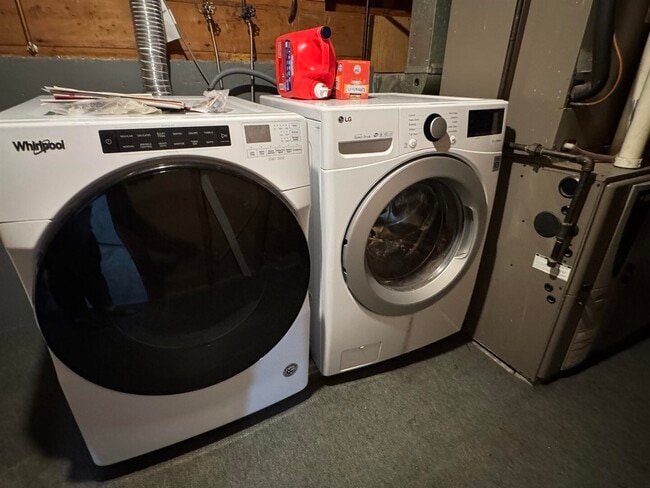 Building Photo - 4611 Scott St