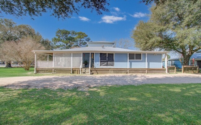 Building Photo - 15510 Cypress Garden Dr