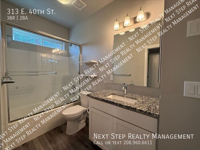 Building Photo - 313 E 40th St