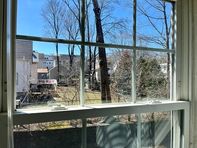 Building Photo - 34 Clark St