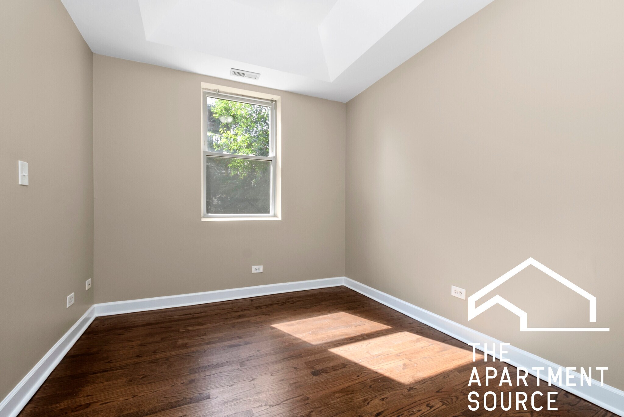 Building Photo - 4010 S Calumet Ave