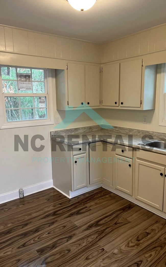 Building Photo - 1036 Brower Rd