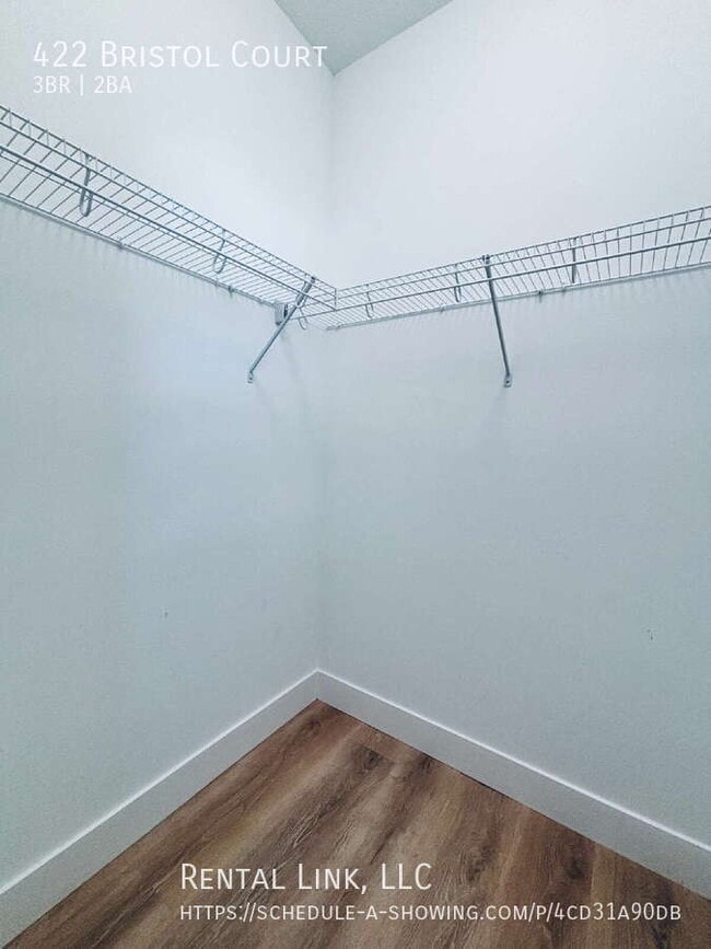 Building Photo - 422 Bristol Ct