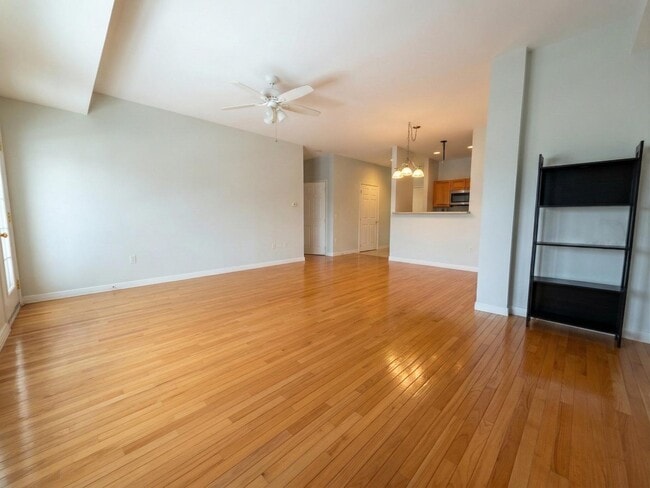 Building Photo - 8 Walnut St