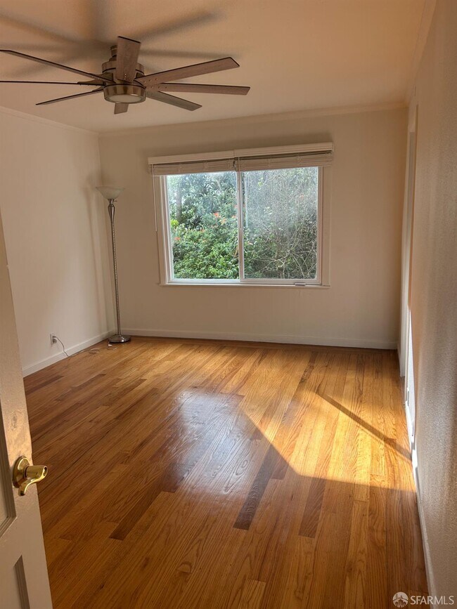 Building Photo - 255 Molimo Dr