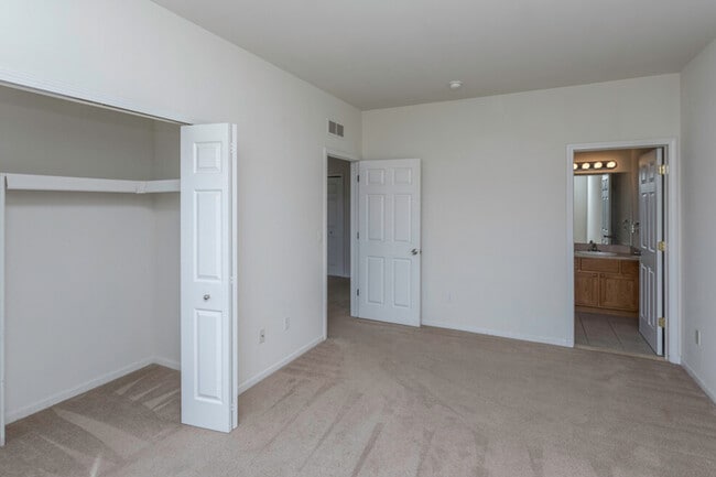 Building Photo - 45564 Evansway Dr