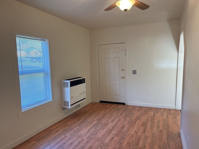 Building Photo - Pet-Friendly 2BD/1BA Home in Rio Dell!