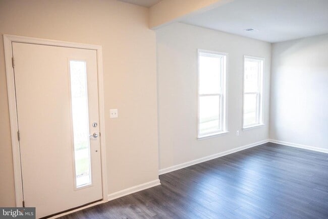 Building Photo - 238 Mainstream Dr