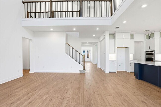 Building Photo - 6962 Jared Oaks Dr