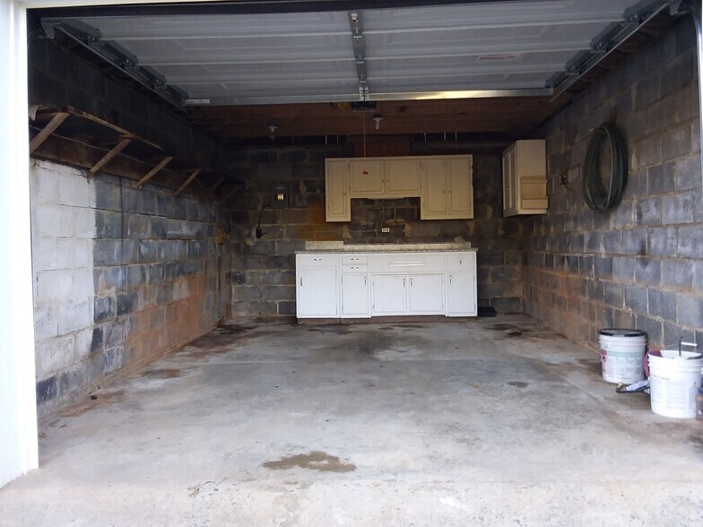 1 car garage with storage cabinets - 2392 Clements Hollow Ln