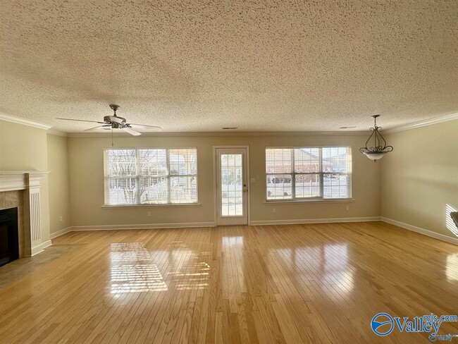 Building Photo - 5002 Blakemore Dr SE