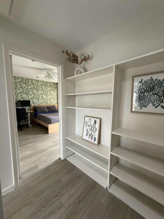 Building Photo - 1106 W 6th St