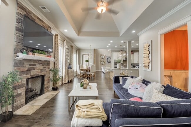 Building Photo - Winslow Cove Furnished Executive Estate with Pool