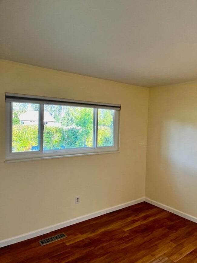 Building Photo - 6231 Forest Ln