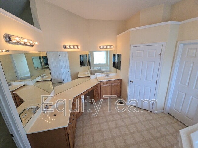 Building Photo - 7823 Spring Garden Ct