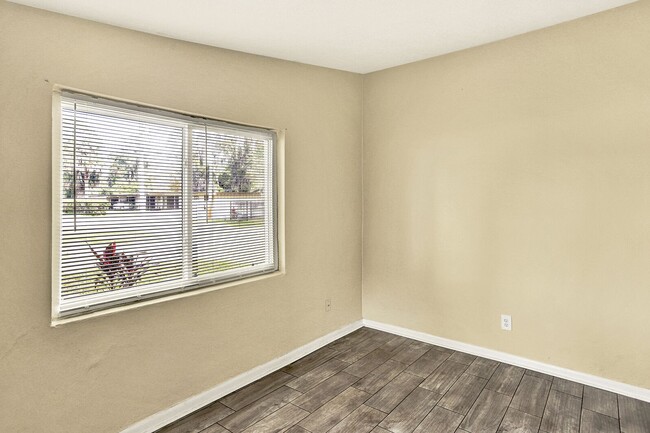 Building Photo - Newly renovated 3 bedroom/1 bathroom home ...