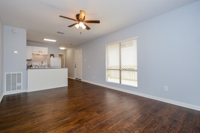 Building Photo - 51 Harbour Row Dr