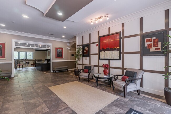 Building Photo - Excellently maintained 1 bedroom, 1.5 bath...
