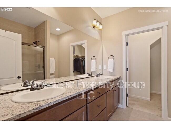 Building Photo - 2707 NE 131st Ct