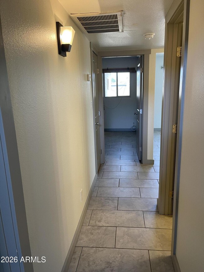 Building Photo - 1238 W Malibu Dr
