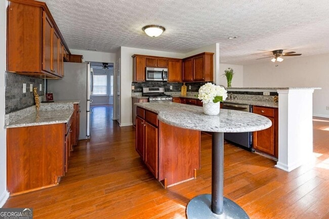 Building Photo - 3998 Oak Crossing Dr NE