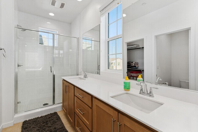 Building Photo - New Community - Temecula - New House Corne...