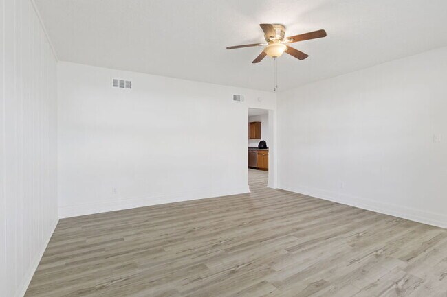 Building Photo - 213 Duffey St