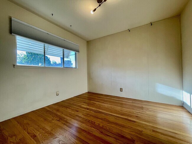 Building Photo - 7583 Lockford Ct