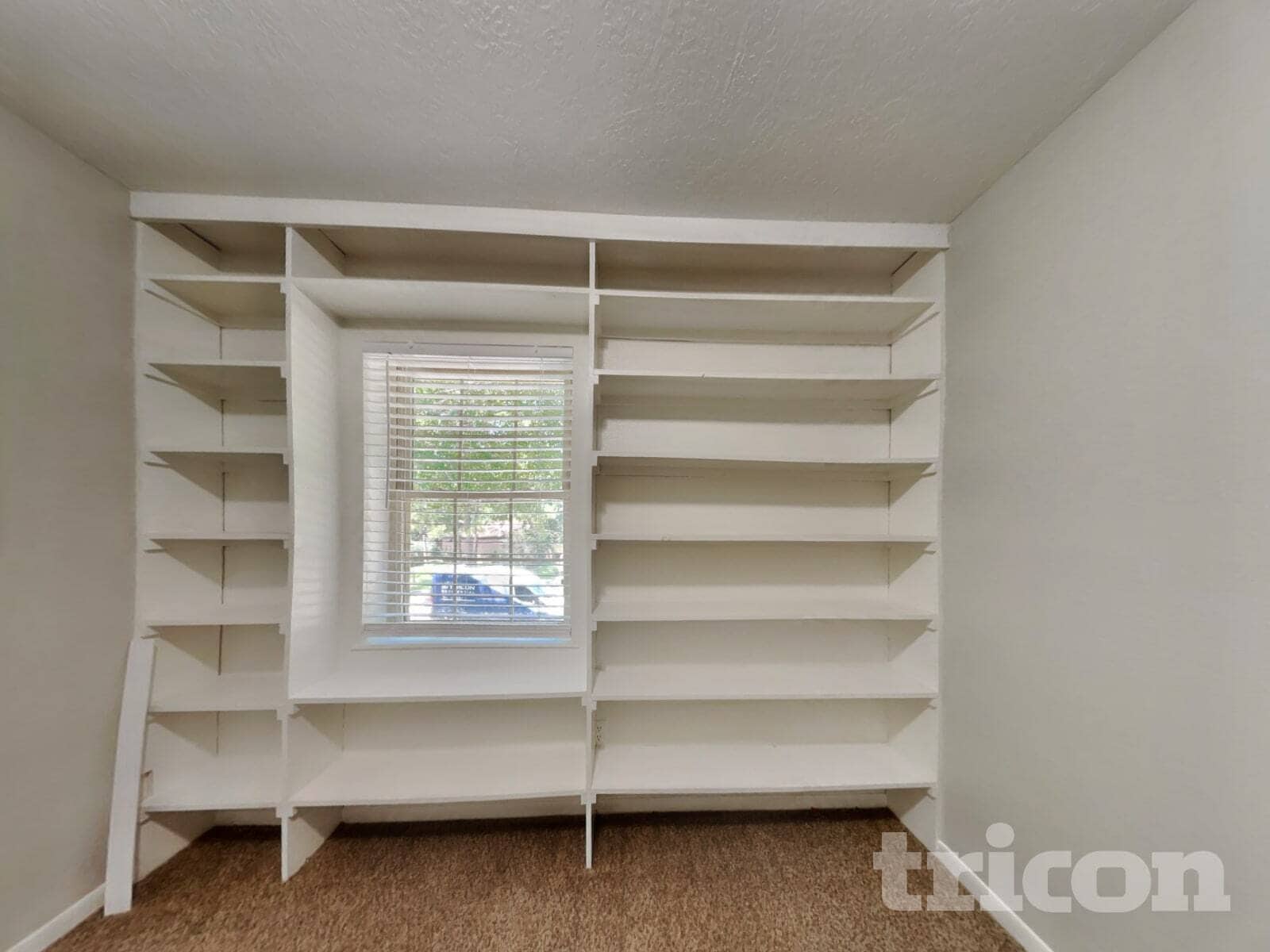 Building Photo - 2307 Hilton Head Dr