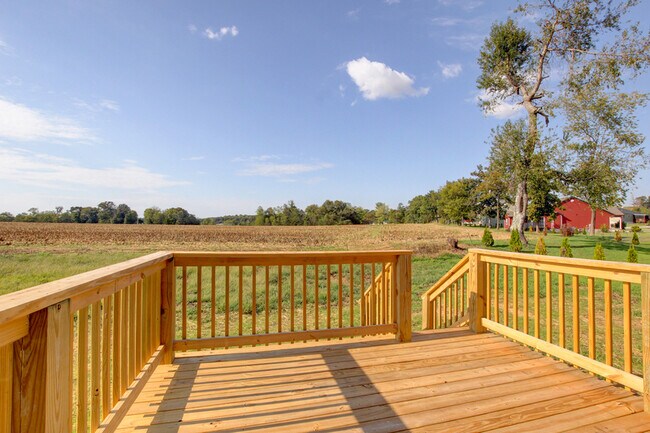 Building Photo - 102 Riverbend Dr
