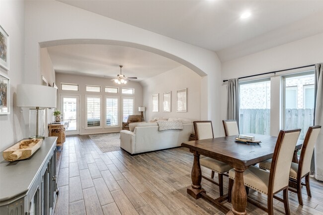 Building Photo - 226 N Bearkat Ct