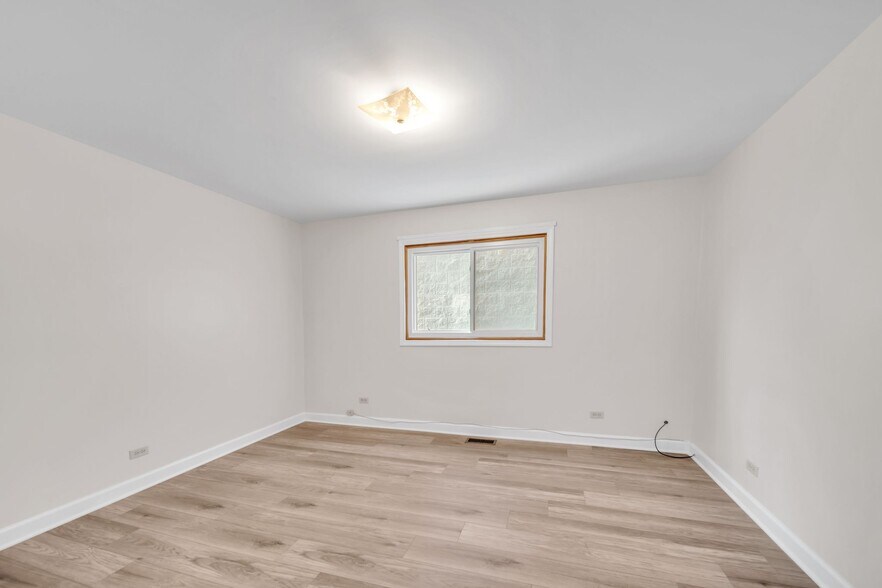 Building Photo - 11136 S Kedzie Ave