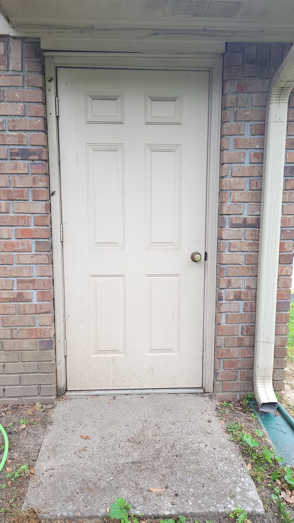 Outside Storage on side of house - 2501 Washington St