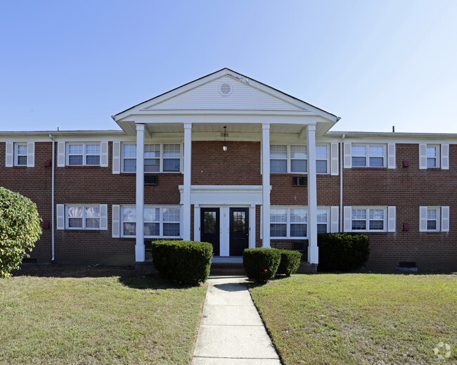 Building Photo - Jamestowne Village