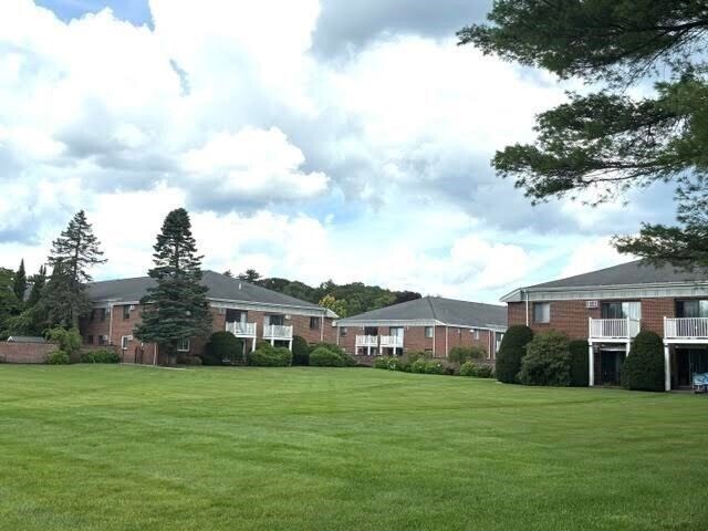 Building Photo - 760 Farm Rd