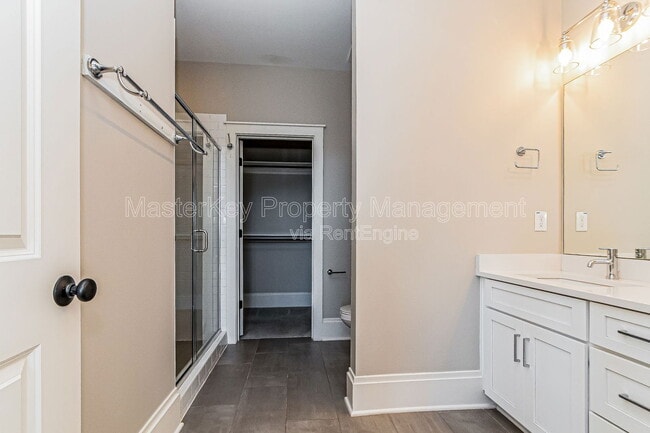 Building Photo - 290 Spring Ave